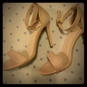 sz 39 pink suede heels
